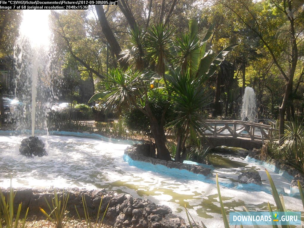 FullScreen Photo Viewer